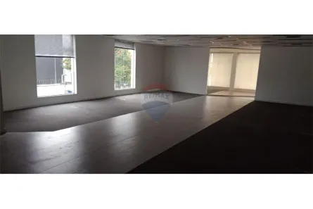 Prédio Comercial para alugar, 867m² no Socorro, São Paulo