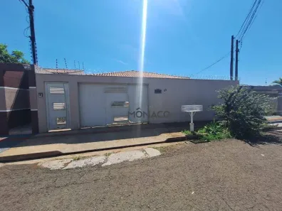 Casa com 3 Quartos para alugar, 254m² no Pinheiros, Londrina