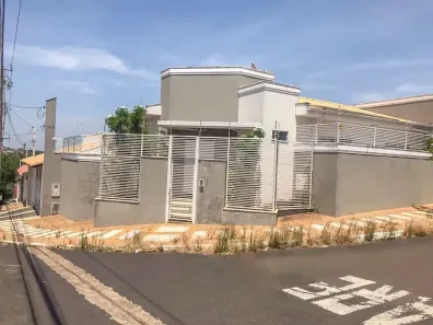 Casa com 3 Quartos à venda, 230m² no Jardim Portal do Sol, Marília