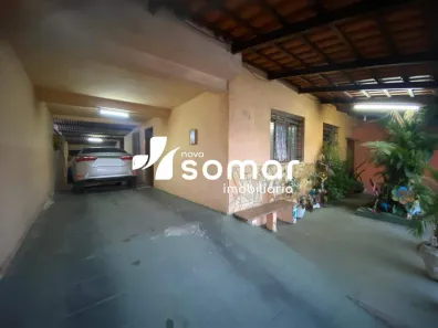 Casa com 4 Quartos à venda, 100m² no Centro, Divinópolis