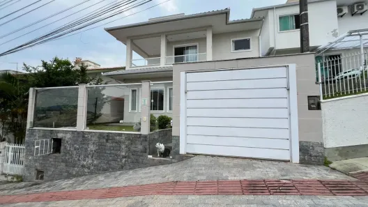 Casa com 3 Quartos à venda, 135m² no Forquilhas, São José