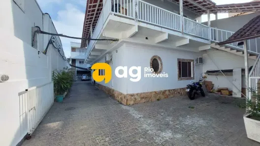 Casa com 10 Quartos à venda, 299m² no Praça Seca, Rio de Janeiro