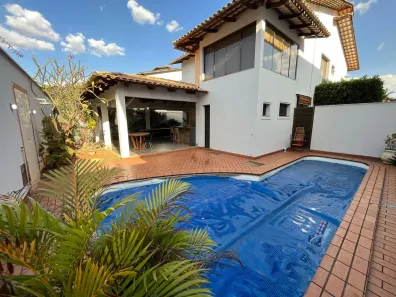 Sobrado com 4 Quartos à venda, 323m² no Residencial Granville, Goiânia