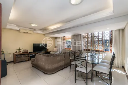 Casa com 3 Quartos à venda, 385m² no Vila Ipiranga, Porto Alegre