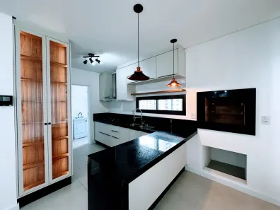 Apartamento com 3 Quartos para alugar, 190m² no Centro, Balneário Camboriú