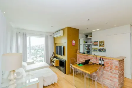 Apartamento com 2 Quartos à venda, 73m² no Três Figueiras, Porto Alegre