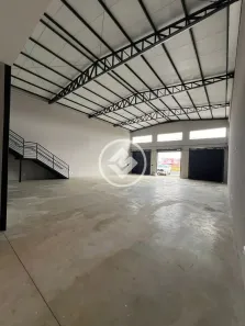 Galpão/Depósito/Armazém à venda, 360m² no Novo Mundo, Uberlândia