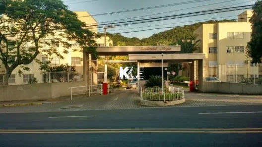 Apartamento com 2 Quartos para alugar, 56m² no Coqueiros, Florianópolis
