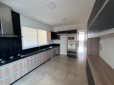 Casa com 3 Quartos à venda, 150m² no Jardim Ipanema, Uberlândia