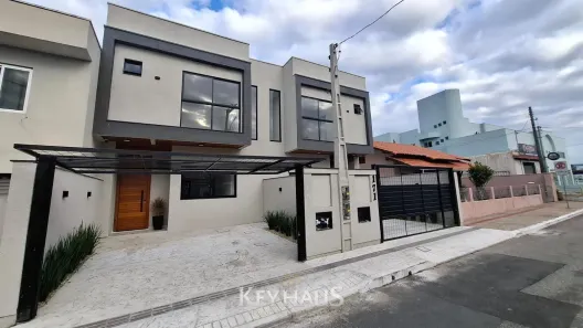 Sobrado com 3 Quartos à venda, 87m² no São João, Itajaí
