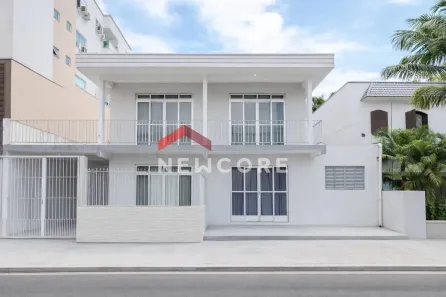 Casa com 4 Quartos à venda, 200m² no Nações, Balneário Camboriú