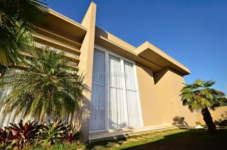 Casa com 5 Quartos para alugar, 590m² no Butiatuvinha, Curitiba