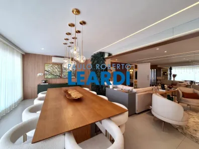 Apartamento com 3 Quartos à venda, 136m² no Vila Anastácio, São Paulo