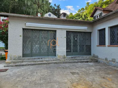 Ponto Comercial para alugar, 47m² no Quarteirão Brasileiro, Petrópolis