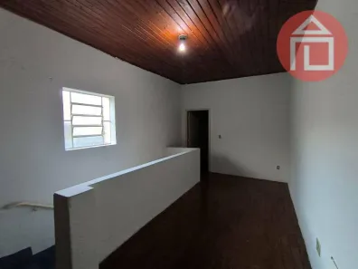 Sobrado com 2 Quartos para alugar, 79m² no Lavapés, Bragança Paulista