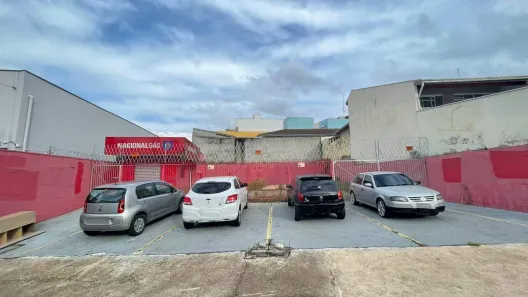 para alugar, 550m² no Jardim Pacaembu, Jundiaí