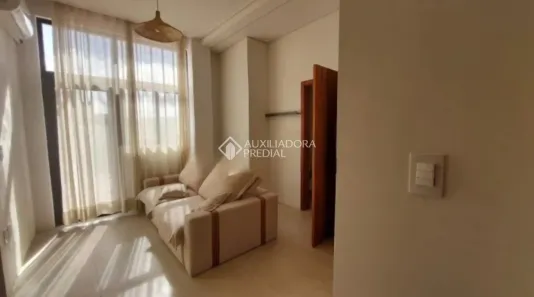 Apartamento com 1 Quarto para alugar, 25m² no Carvoeira, Florianópolis