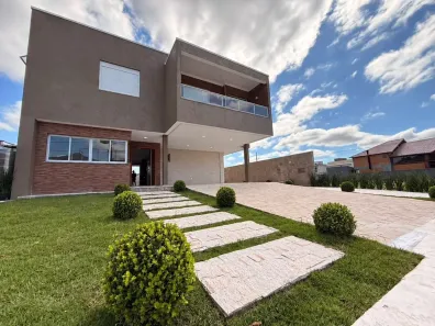 Casa de Condomínio com 5 Quartos à venda, 330m² no Santa Regina, Camboriú