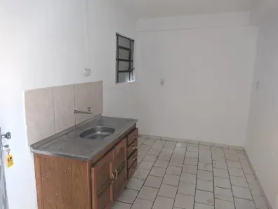 Casa com 1 Quarto para alugar, 55m² no Vila Yolanda, Osasco