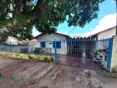 Casa com 4 Quartos à venda, 200m² no Parque Residencial Joaquim Toledo Piza, Londrina