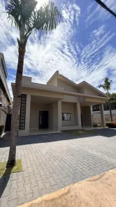 Casa de Condomínio com 3 Quartos para alugar, 250m² no Condomínio Florais Cuiabá Residencial, Cuiabá