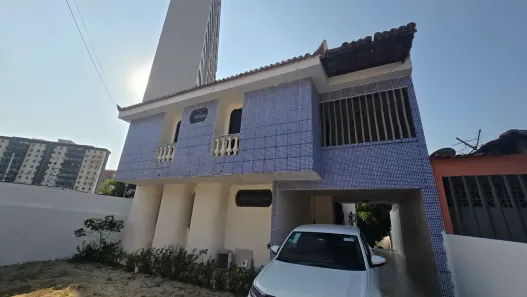 Casa com 5 Quartos à venda, 300m² no Fátima, Fortaleza