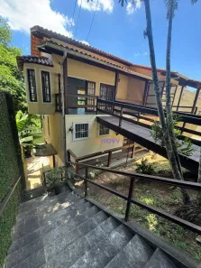 Casa de Condomínio com 4 Quartos à venda, 600m² no Badu, Niterói