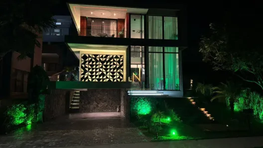Casa com 4 Quartos para alugar, 290m² no Alphaville (Abrantes), Camaçari