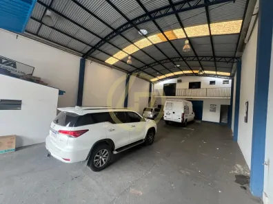 Galpão/Depósito/Armazém com 4 Quartos à venda, 250m² no Vila Arruda, Itapetininga