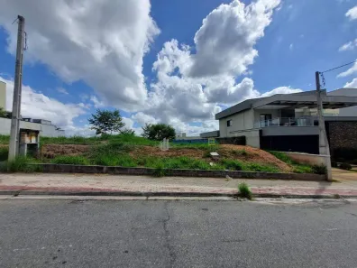 Lote/Terreno à venda, 450m² no Condomínio Residencial Jaguary, São José dos Campos