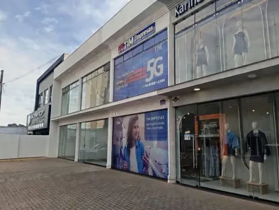 Sala Comercial para alugar, 99m² no Centro, Arapongas
