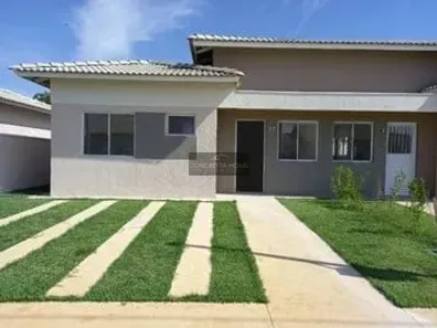 Casa com 3 Quartos à venda, 76m² no Petrópolis, Várzea Grande