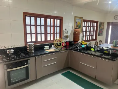 Sobrado com 3 Quartos à venda, 150m² no Jardim Terras de São João, Jacareí