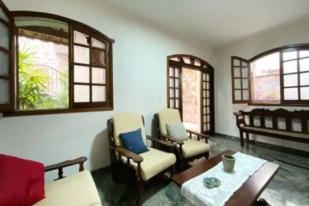 Casa com 3 Quartos à venda, 330m² no Sagrada Família, Belo Horizonte
