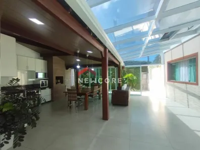 Casa com 4 Quartos à venda, 300m² no Camilo Alves, Contagem