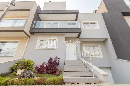 Sobrado com 3 Quartos à venda, 266m² no Xaxim, Curitiba
