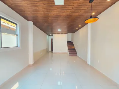 Casa de Condomínio com 2 Quartos para alugar, 150m² no Carmari, Nova Iguaçu