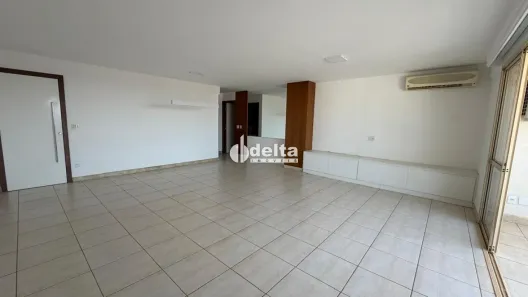 Apartamento com 4 Quartos para alugar, 180m² no Fundinho, Uberlândia