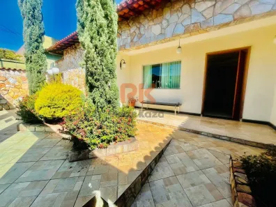 Casa com 3 Quartos à venda, 209m² no Planalto, Belo Horizonte