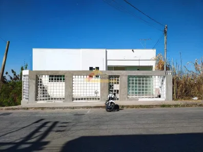 Imóvel Comercial com 3 Quartos para alugar, 386m² no São José, Divinópolis
