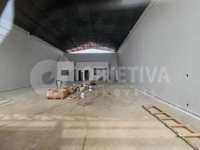 Galpão/Depósito/Armazém para alugar, 240m² no Nossa Senhora Aparecida, Uberlândia