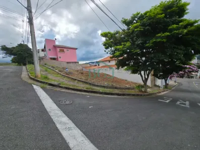 Lote/Terreno à venda, 395m² no Jardim Carolina, Poços de Caldas