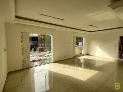 Sobrado com 4 Quartos à venda, 300m² no Vila Assunção, Santo André
