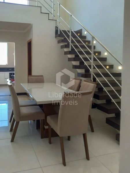 Casa com 3 quartos — Caiçaras, Belo Horizonte