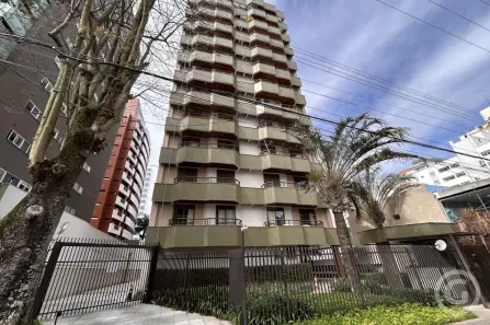 Apartamento com 3 Quartos para alugar, 134m² no Centro, Florianópolis