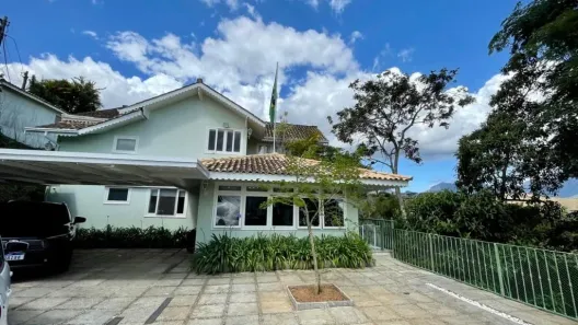 Casa de Condomínio com 4 Quartos à venda, 660m² no Itaipava, Petrópolis