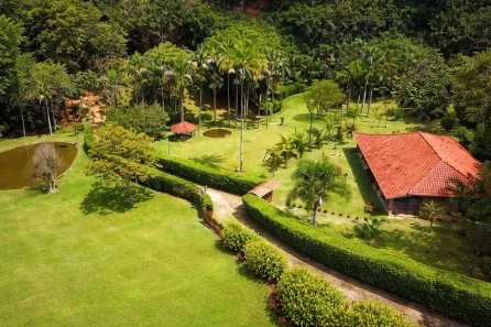 Fazenda/Sítio com 6 Quartos à venda, 600m² no Centro, Cunha