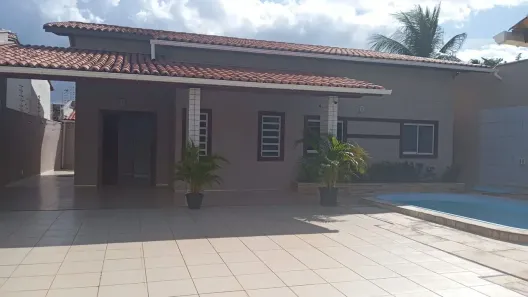 Casa com 3 Quartos para alugar, 200m² no Calhau, São Luís
