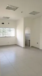 Sala Comercial para alugar, 28m² no Vila Carmosina, São Paulo