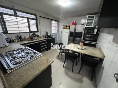 Casa com 3 Quartos para alugar, 252m² no Setor Coimbra, Goiânia